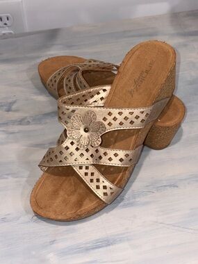 Annie Griffin Metallic Gold Floral Cutout Wedge Sandals